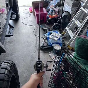 Professional Baitcasting Fishing Reel - Black Compact Design